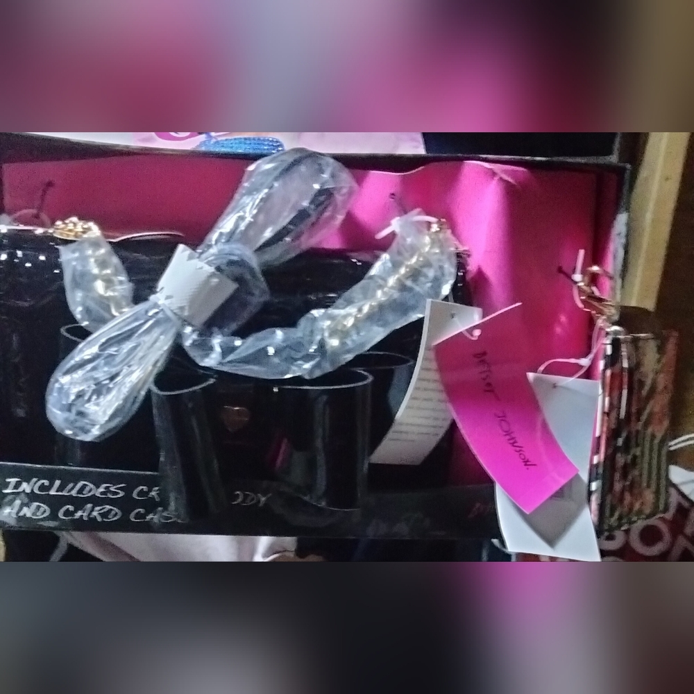 COPY - Betsey Johnson Crossbody Purse & Card Case Combo Gift Set